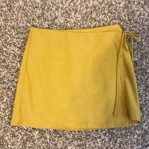 Yellow skirt!